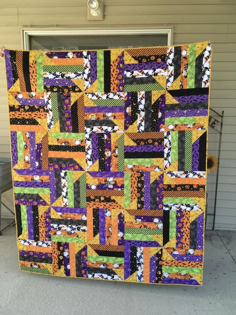 Halloween Jelly, Twister Quilts, Tshirt Quilts, Halloween Sewing Projects, Jelly Roll Quilt, Charity Quilts, Halloween Quilt, Block Quilts, Big Block Quilts