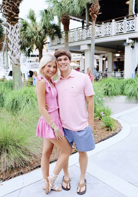 Pink And White Couple Outfits, Blue And Pink Couples Outfits, Preppy Boyfriend, Pink And White Hoco Couple, Preppy Boyfriend And Girlfriend, Preppy Relationship, Preppy Couple, Boyfriend Instagram, Couple Cruise