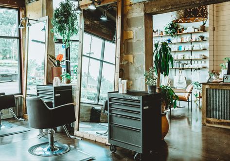 Salon With Tool Boxes, Rustic Salon Stations, Hair Station Ideas, Tool Box Salon Station Ideas, Industrial Salon Design, Salon Tool Box Station, Salon Station With Shampoo Bowl, Barbershop Mirror, Salon Station Ideas