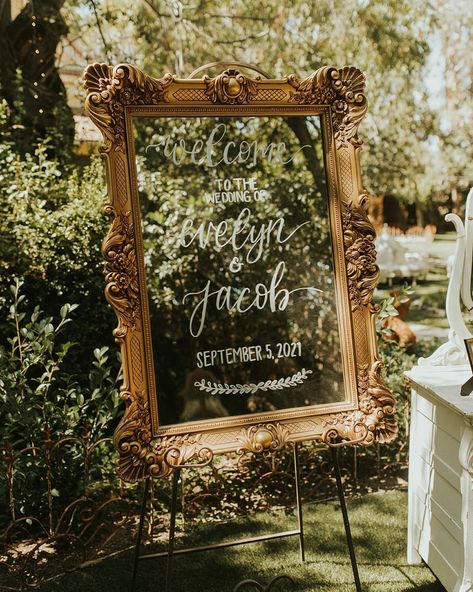 Mirror Wedding Signs, Gold Wedding Ideas, Wedding Entrance Sign, Gold Wedding Signs, Rustic Wedding Colors, Wedding Mirror, Gold Wedding Theme, Gold Wedding Decorations, Mirror Sign