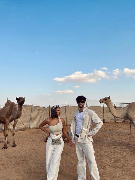 #blogger #fashionista #outfits #casual #fashion #travel #lifestyle #fashionable #relationshipadvice Safari Clothes, Dessert Safari, Fashionista Outfits, Safari Outfit, Safari Outfits, Jungle Safari, African Style, Couple Matching, Couple Outfits