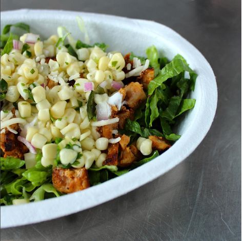 How to Order at Chipotle If You Want to Be Healthy Lettuce Corn Salad, Chipotle Order, Fruit Nutrition Facts, Chipotle Bowl, Salads To Go, Nutritional Cleansing, Low Sodium Recipes, Fun Salads, Low Fat Diets