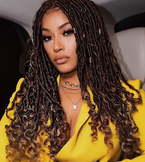 Instagram post by ⠀⠀⠀⠀⠀⠀⠀⠀⠀⠀⠀⠀⠀👑DON👑  V - IV • Sep 28, 2019 at 4:08pm UTC Stefflon Don, Nicki Minaj Photos, Caribbean Style, Faux Locs Hairstyles, Hollywood Movies, Youtube Live, Locs Hairstyles, Trending Fashion, Different Hairstyles