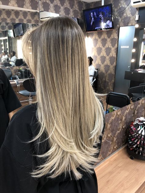 Dimensional Blonde On Black Hair, Blonde Balayage On Dark Hair Bon, Brown To White Blonde Balayage, Blonde Balayage With Black Roots, Cool Tone Blonde With Lowlights, Full Head Baby Lights, White Blonde Balayage On Dark Hair, Full Balayage Blonde Dark Roots, Blonde Balayage Black Roots