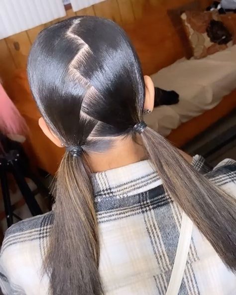 @styledbylashee on Instagram: “Swoop two ponytails w zigzag parts 🥰” Zigzag Ponytail, Zigzag Hair Part, Zig Zag Ponytail, Zigzag Part Hair, Hairstyles Zigzag, Zigzag Part, Straight Hair With Braid, Baby Hairstyle, Zig Zag Braid