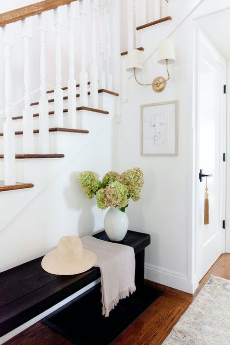 Airy Entryway, Black Entryway Bench, Stairs Vintage, Bench Styling, Foyer With Stairs, Hallway Sconces, Black Entryway, Entryway Stairs, Front Stairs