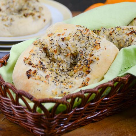 Bialy Recipe, Yeast Bread Rolls, Biscuit Rolls, Breakfast Bread, Island Food, Yeast Bread, Jewish Recipes, Delicious Breakfast, Breakfast Breads