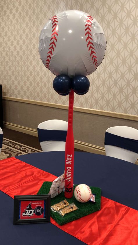 Baseball Balloon Centerpieces, Baseball Centerpieces Table Decorations, Baseball Balloons, Dodger Party, Baseball Party Ideas, Dodgers Party, Baseball Centerpiece, Baseball Birthday Cakes, Baseball Banquet