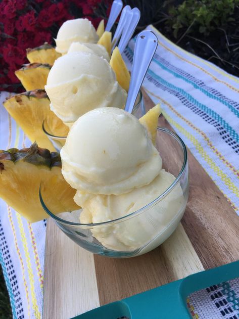 Frozen Whipped Pineapple | Clean Food Crush Whipped Pineapple, Cupcakes Healthy, Weight Watcher Desserts, Pineapple Whip, Clean Dessert, Clean Eating Desserts, Low Carb Dessert, Clean Food Crush, Food Crush