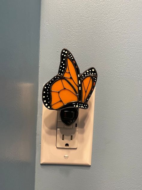 Stained Glass Monarch Butterfly Night Light With Choice of BLACK, ALMOND or WHITE Base - Etsy Stained Glass Monarch, Stained Glass Patterns, Monarch Butterfly, Versailles, White Light, Night Light, Stained Glass, Almond, Decorative Items