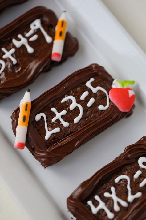 School Themed Desserts, Back To School Brownies, Back To School Themed Snacks, Math Party Ideas, Back To School Themed Food, School Themed Food, School Themed Treats, School Themed Snacks, Teacher Desserts