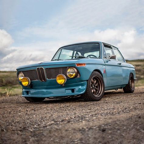 BMW 2002 (1971) Blue Bmw, Bmw 2002 Tii, Bmw Vintage, Bmw Classic Cars, Combi Vw, High Performance Cars, Bmw Classic, Bmw 2002, European Cars