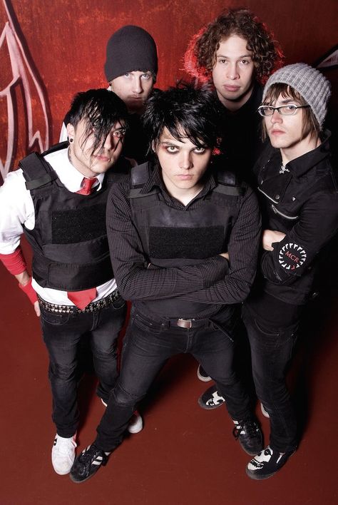 My Chemical Romance Wallpaper, Ray Toro, I Love Mcr, Palaye Royale, Black Parade, Mikey Way, Red Wall, Band Pictures, Frank Iero