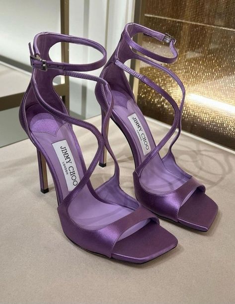 Weird Shoes, Purple High Heels, Dress Queen, Heels Aesthetic, Dr Shoes, Fashion Shoes Heels, Shoes Heels Classy, Cute Shoes Heels, Chic Heels