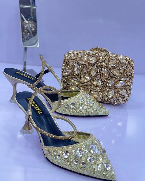 Gold Bridal Shoes Low Heel, Formal Hand-embellished Gold Bags, Gold Hand-embellished Evening Bag For Wedding, Gold Low-heel Wedding Shoes For Special Events, Gold Wedding Shoes With 4-inch Heel, Gold Wedding Shoes With 4-inch Pointed Heel, Gold Bridal Shoes, Bride Preparation, Sparkly Wedding Shoes