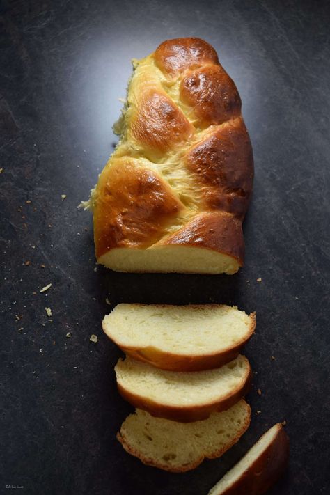 Lina's Italian Easter Sweet Bread Easter Sweet Bread, Desserts Italian, Italian Easter Recipes, Dessert Easter, Easter Bread Recipe, Italian Easter Bread, Brunch Easter, Cake Easter, Italian Easter