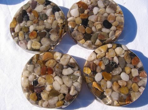 Rock Coasters, River Stones Crafts, River Rock Crafts, Diy River Rock, Rock Crafts Diy, Diy Resin Table, Stone Rug, There's No Place Like Home, Tile Crafts