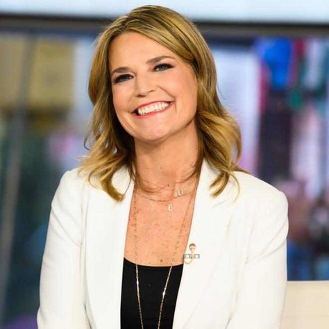 Savannah Guthrie, Ten Year Anniversary, Hoda Kotb, Celeb Crush, Blonde Hair Shades, Famous Stars, News Anchor, Family Album, Sore Throat