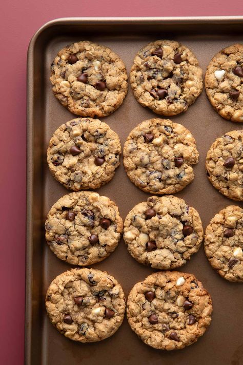 Oatmeal Cranberry Chocolate Chip Cookies - Peas and Crayons Oatmeal Craisin Chocolate Chip Cookies, Cranberry Chocolate Chip Cookies, Chocolate Oat Cookies, Cranberry Chocolate, White Chocolate Cranberry Cookies, Oatmeal Cranberry Cookies, Baked Granola, White Chocolate Cookies, White Chocolate Cranberry