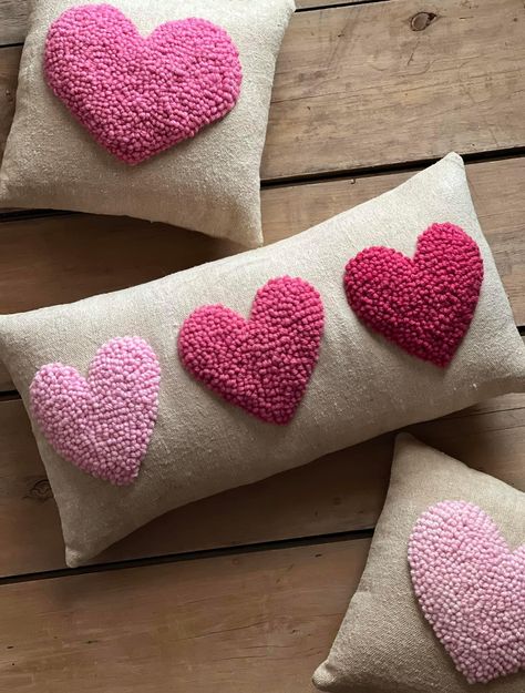 Projek Menjahit, Heart Pillows, Punch Needle Patterns, Heart Pillow, Punch Needle Embroidery, Grain Sack, Needle Punch, Punch Art, Diy Pillows