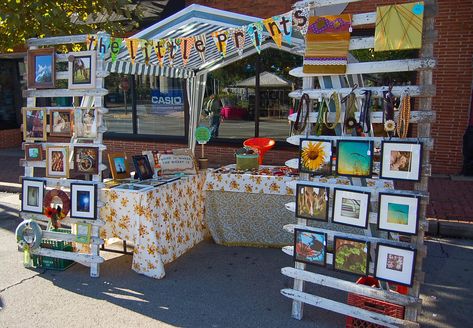 Booth Ideas For School Fair, Fall Festival Booth, Outdoor Booth, Festival Booth Display, Booth Display Ideas Diy, Art Festival Booth, Vendor Booth Ideas, Art Fair Display, Hang Necklaces