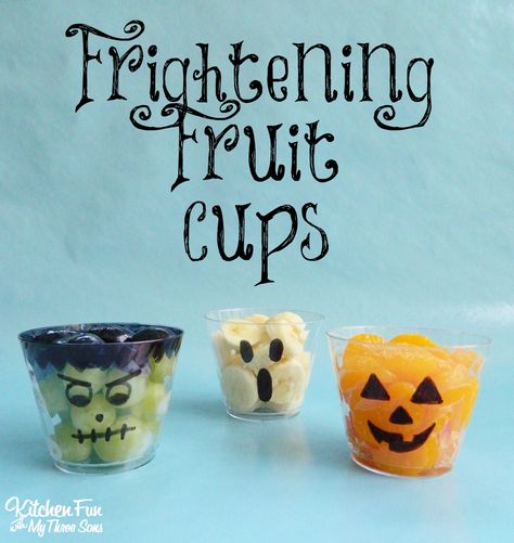 Halloween Fruit Class Party, Halloween Fruit Cups, Halloween Jello, Halloween Class Party, Healthy Halloween Snacks, Halloween Fruit, Halloween Party Snacks, Kitchen Fun, Kids Treat