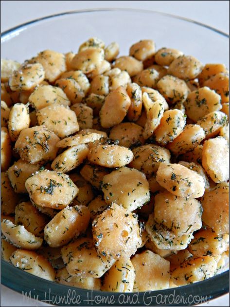 Crackers Seasoned, Oyster Crackers Recipe, Seasoned Oyster Crackers, Seasoned Crackers, Oyster Crackers, Potato Gnocchi, Potato Dumplings, Snack Mix Recipes, Cracker Snacks