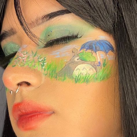 Studio Ghibli Inspired Makeup, Studio Ghibli Makeup, Cartoon Makeup Looks, Totoro Makeup, Ghibli Makeup, Anime Face Paint, Nerdy Makeup, Color Eyeliner, Dark Makeup Looks