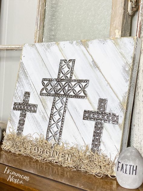 Metal Ribbon Easter Crosses Craft - Hammons Nest Easter Crosses, Wood Crosses Diy, Easter Religious Crafts, Wooden Cross Crafts, Ribbon Projects, Fall Decor Diy Crafts, Christmas Gift Exchange, Ribbon Crafts Diy, Cross Crafts