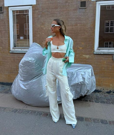 Emili Sindlev’s Instagram photo: “annonce On my way 🐸” Mint Outfit, Emili Sindlev, White Trousers, Frankie Shop, Looks Street Style, Summer Outfit Inspiration, Sporty And Rich, On My Way, Popular Color