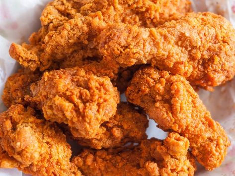 Southern Fried Chicken Recipe, Kfc Original Recipe, Makanan Cepat Saji, Fried Chicken Recipe Southern, Chicken Breast Crockpot Recipes, Crockpot Chicken Breast, Kfc Recipe, Fried Chicken Recipe, Southern Fried Chicken