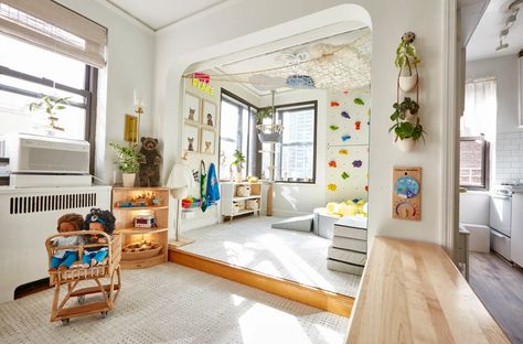 Small Kids Playroom Ideas, Dutch Apartment, Small Kids Playroom, Small Kids Playrooms, Playroom/living Room, Kids Playroom Ideas, Small Playroom, Living Room Playroom, Toddler Playroom