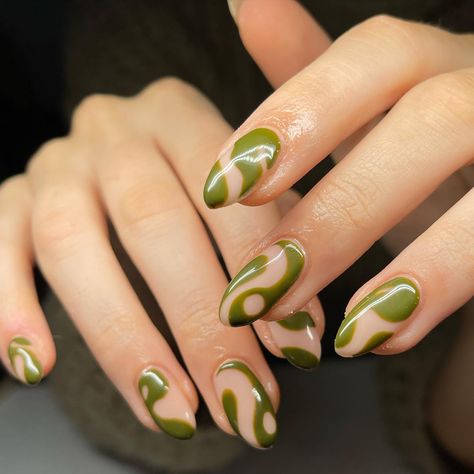 Olive Green Nails Designs, Black Nail Varnish, Nail Art Business, Martini Nails, Green Nails Designs, Olive Green Nails, Press On Nail Business, Girls Nail Designs, Martini Olive