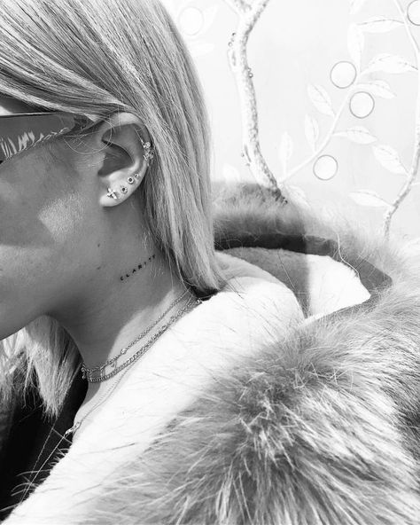 C L A R I T Y tattoo on Sofia Richie. Tattoo Artist: Jon Boy · Jonathan Valena How To Do Tattoos, Pixie Tattoo, Jonboy Tattoo, Tiny Finger Tattoos, Tiny Tattoos For Women, M Tattoos, Jon Boy, Neck Tattoos Women, 4 Tattoo