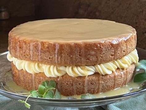 Irish Whiskey Cake Recipe - Christina's Cucina Uk Dishes, Irish Whiskey Cake, Whiskey Cake Recipe, Fried Pineapple, Boozy Cakes, Whisky Cake, Holiday Bakes, Best Irish Whiskey, Whiskey Glaze