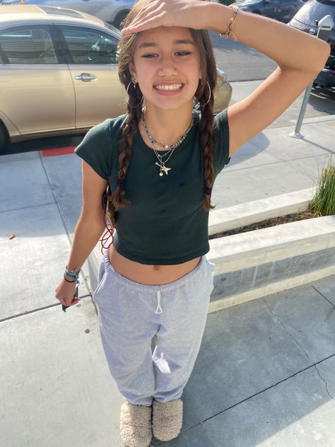 Airport Crush Outfit, Clothing Board, School Fit, Oufits Casual, Digital Closet, Emma Chamberlain, Travel Outfits, Lazy Outfits, Fit Ideas