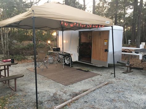 Inspiring 10 Best Enclosed Trailer Camper Conversion Ideas https://camperlife.co/2019/05/13/10-best-enclosed-trailer-camper-conversion-ideas/ In case it may help, I'll share a couple of things about our trailer, and several other ideas. As there are a lot of kinds of trailers which are avail... Wheelchair Camping, Enclosed Trailer Camper Conversion, Converted Camper, Trailer Camper Conversion, Stealth Camper Van, Camper Conversion Ideas, Hunting Trailer, Cargo Camper, Enclosed Trailer Camper