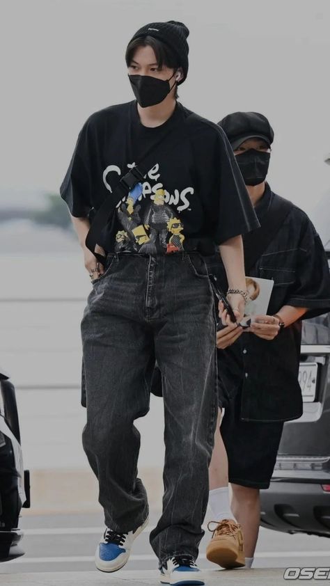 Lee Felix Airport Fashion, Felix Skz Outfit Inspired, Felix Cute Outfit, Skz Felix Outfit, Lee Felix Outfit Inspired, Felix Street Style, Lee Felix Fashion, Lee Know Casual Outfit, Skz Clothes Inspired