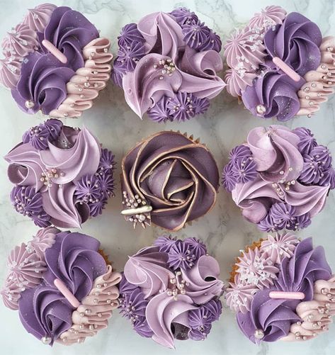 27. Purple Buttercream Garden Cupcakes Sweet and delicious, cupcakes are all the rage nowadays. Nothing is prettier that a cupcake. A small, individual version... Wedding Cupcake Designs, Pretty Cupcakes Designs, Creative Cupcake Recipes, Garden Cupcakes, Cupcake Piping, Elegant Cupcakes, Purple Cupcakes, Cupcake Decorating Tips, Fancy Cupcakes