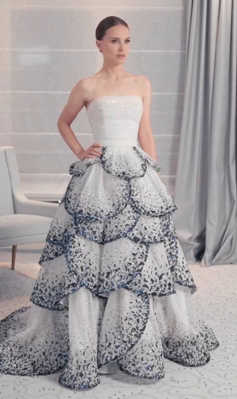 Natalie Portman Dior, Dior Wedding Dresses, Cannes Film Festival 2022, Fashion Dream Job, Gowns Dresses Elegant, Dior Dress, Festival 2022, Fall Winter Collection, Boutique Dress Designs