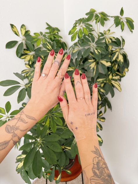 dainty hand and finger tattoos Hand Tattoo Plant, Foliage Finger Tattoo, Hand Plant Tattoo, Floral Hand And Finger Tattoo, Hand Holding Plant Tattoo, Hand And Finger Tattoos, Finger Tattoos, New Tattoos, Hand Tattoos