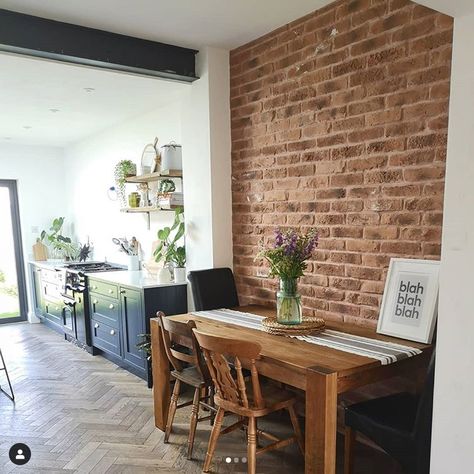 £16.99 A brick slip feature wall using the 68 x 255 x 15mm rustic red slip bricks. Available to buy in half square metres and corners. Next day delivery available. Apply with a fast setting adhesive and add the mortar using a piping gun. Sample packs also are available. Red Brick Wall Interior, Brick Wall Dining Room, Exposed Red Brick, Brick Slips Kitchen, Brick Wall Kitchen, Kitchen Feature Wall, Brick Slip, London Stone, Brick Feature Wall