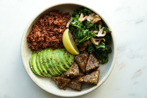 Marinated Tempeh, Baked Tempeh, Vegan Entree, Cooking Club, Veggie Stir Fry, Gifts For Cooks, Tempeh, Women's Health, Rice Vinegar