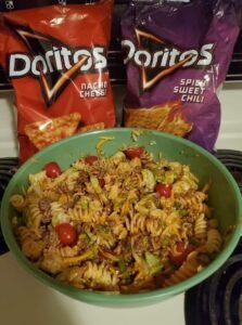 Ranch Taco Pasta Salad Taco Pasta Salad, Pasta Salad Ingredients, Meatball Casserole, Taco Pasta, Dump Meals, Healthy Tacos, Rotini Pasta, Taco Salad, Favorite Side Dish