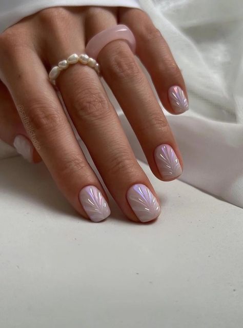 August Nails, Milky Nails, Pearl Nails, Nagel Inspo, Short Acrylic Nails Designs, Cat Kuku, Classy Nails, Chic Nails, Fancy Nails