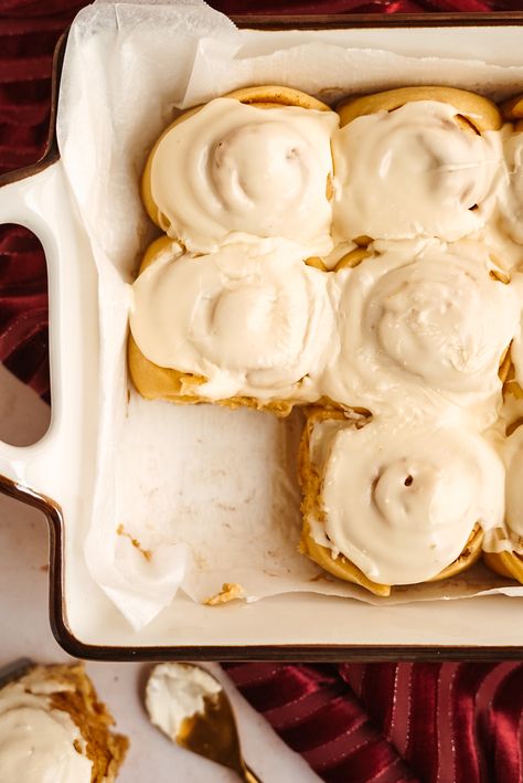 Christmas Morning Eggnog Cinnamon Rolls - Vagrant Appetite Eggnog Cinnamon Rolls, December Food, Eggnog Frosting, Creamy Eggnog, Eggnog French Toast, Cinnamon Rolls Easy, Peppermint White, Muffin Streusel, Sourdough Starter Recipe