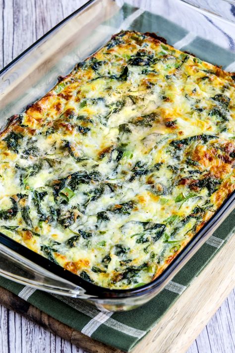 Recipe For Baby, Baked Kale, Baked Eggs Recipe, Egg Bake, Baby Kale, Cooked Breakfast, Breakfast Bake, Breakfast Items, Baked Eggs