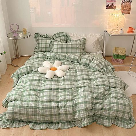 🛌 Comfiest Bedroom Inspo You NEED today! 🛌 | Room Decor Tips | Ever Lasting Blog Green Bedding Set, Stylish Bedding, Plaid Bedding, Blue Bedding Sets, Bed Sheet Sizes, Comfy Bedroom, Ruffle Bedding, Green Bedding, Stylish Beds