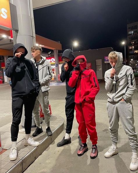 Tech Fleece on Instagram: “. Follow @niketechfleecedrip Follow @niketechfleecedrip Follow @niketechfleecedrip #nike #niketech #niketechfleece #niketechpack…” Uk Drip, Sportswear Outfits, Sweat Suits, Gang Gang, Track Suit Men, Sports Style, Nike Tech Fleece, Blue Khakis, Nike Tech