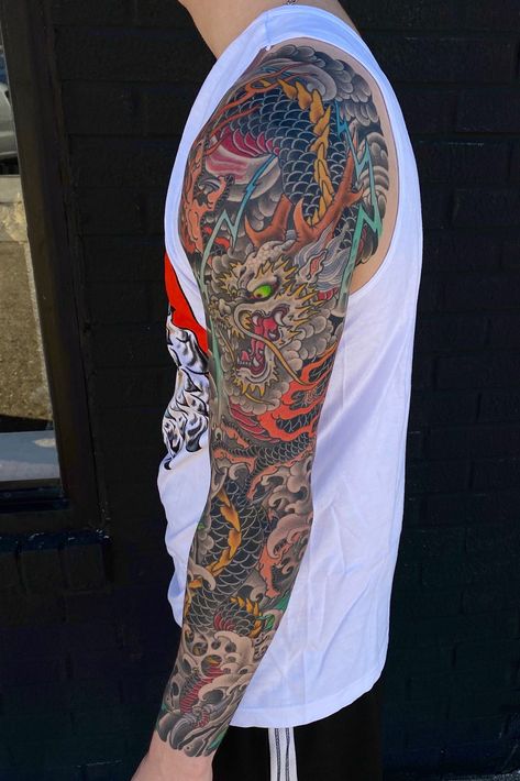 Dragon Tattoo Full Sleeve, Traditional Tattoo Arm, Dragon Koi Tattoo Design, Traditional Japanese Tattoo Sleeve, Japanese Irezumi, Japanese Tattoos For Men, Mangas Tattoo, Tiger Tattoo Sleeve, Dragon Japanese